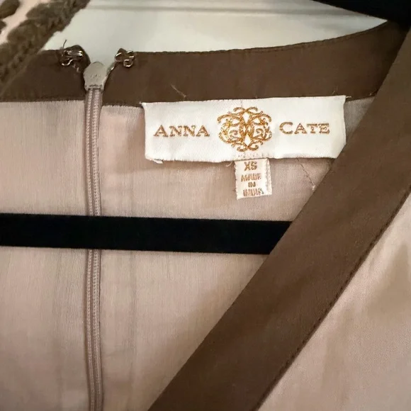 Anna Cate Octavia Mini Dress
Size XS | Worn Once | Excellent Condition - Picture 4 of 4